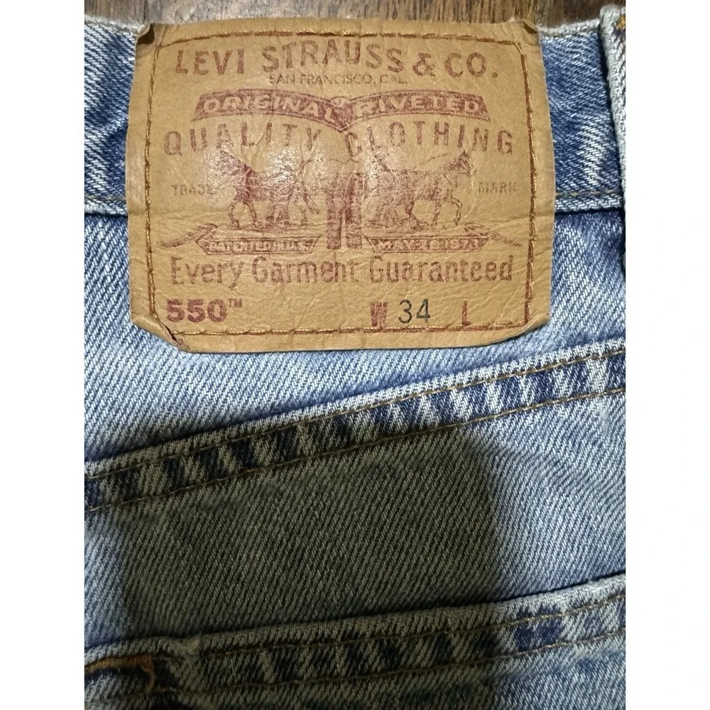Levi's 550 Relaxed Fit Denim Shorts Mens 34 Light Wash Good Distressed Vintage